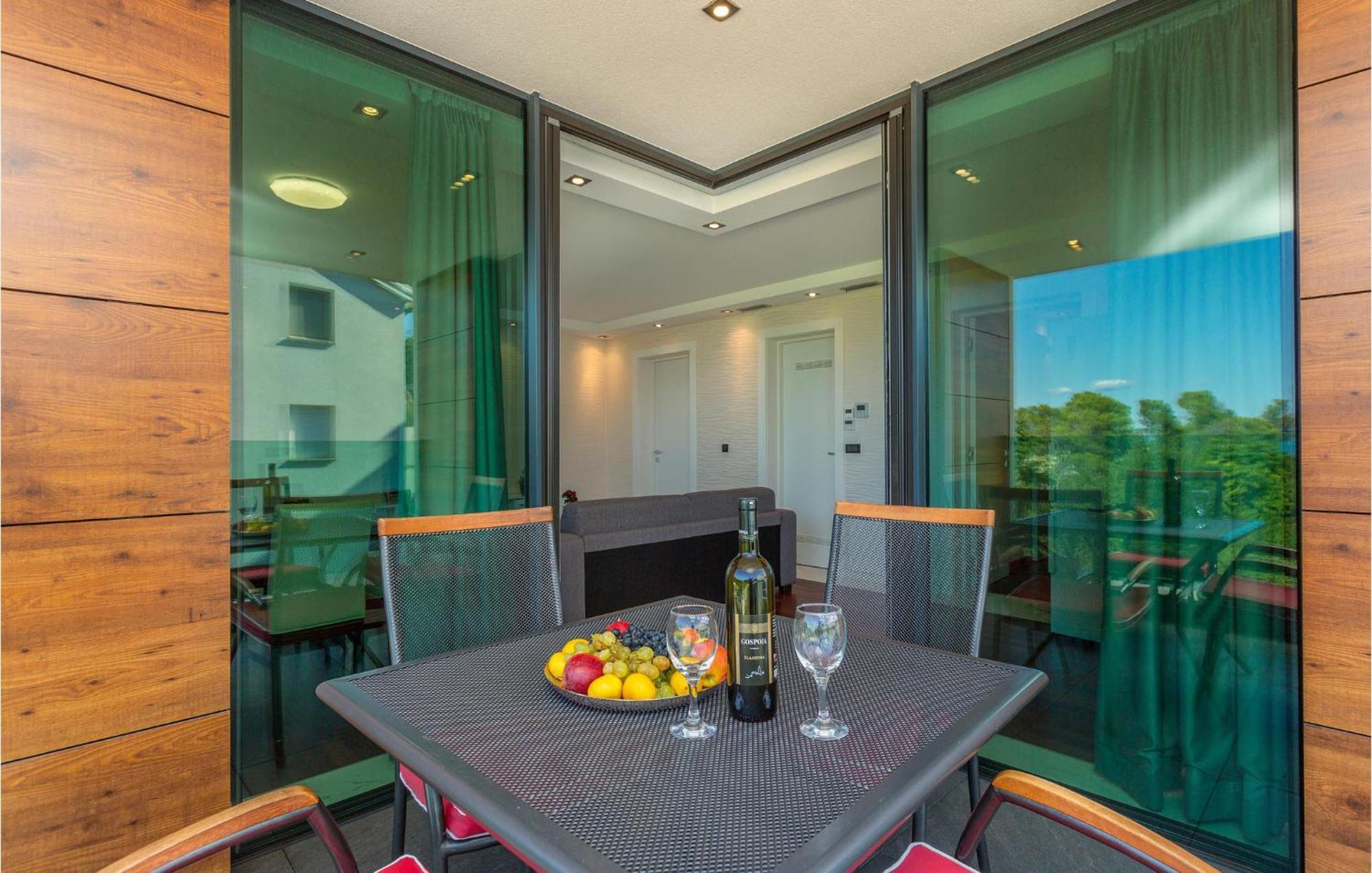 Stunning Apartment In Malinska With Kitchen Exterior photo